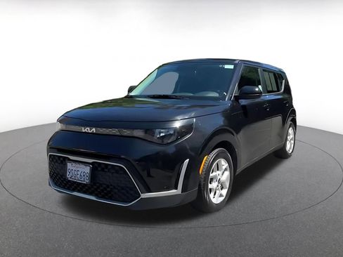 Used 2025 Kia Soul LX w/ LX Technology Package FWD image 7