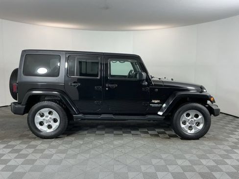 Used 2014 Jeep Wrangler Unlimited Sahara AWD/4WD image 4