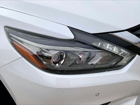 Used 2018 Nissan Altima 3.5 SL FWD image 27