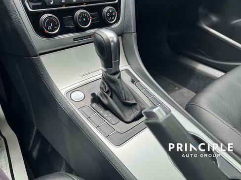 Used 2019 Volkswagen Passat 2.0T Wolfsburg w/ Wheels & Sunroof Package FWD image 27
