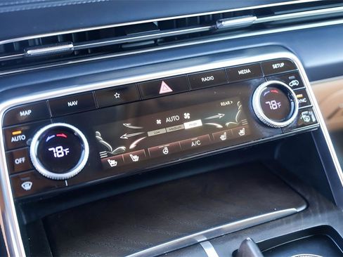 Used 2023 Genesis GV80 3.5T Advanced + image 17