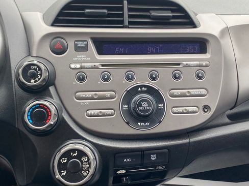 Used 2010 Honda Fit Sport image 17