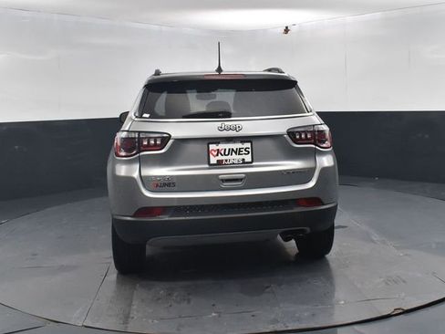 Used 2022 Jeep Compass Limited w/ Sun and Sound Group image 8