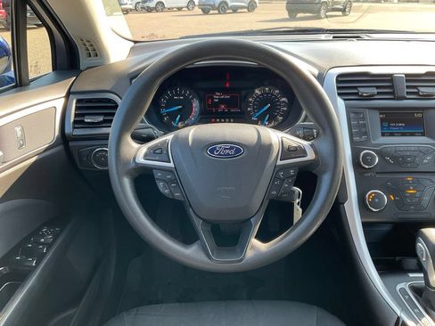 Used 2016 Ford Fusion SE FWD image 7