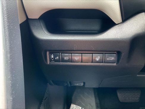 Used 2021 Toyota RAV4 XLE Premium FWD image 32