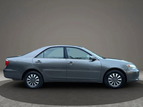 Used 2005 Toyota Camry LE image 10