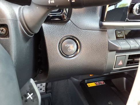 Used 2025 Toyota Camry SE FWD image 24