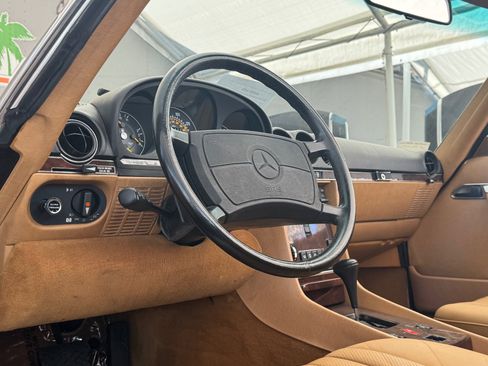Used 1989 Mercedes-Benz 560 SL image 16