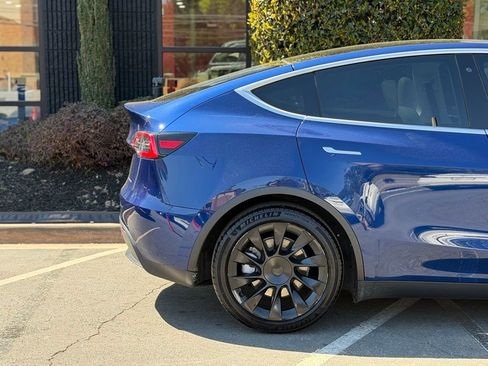 Used 2020 Tesla Model Y Long Range image 22