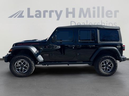 Used 2025 Jeep Wrangler Unlimited Rubicon w/ Steel Bumper Group image 2