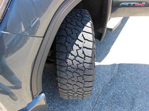 Used 2019 GMC Sierra 1500 AT4 w/ AT4 Premium Package image 6