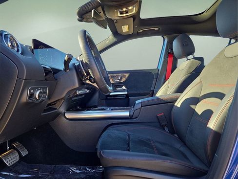 Used 2025 Mercedes-Benz GLA 35 AMG 4MATIC image 23