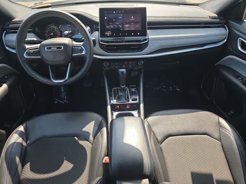 Used 2024 Jeep Compass Latitude AWD/4WD image 18