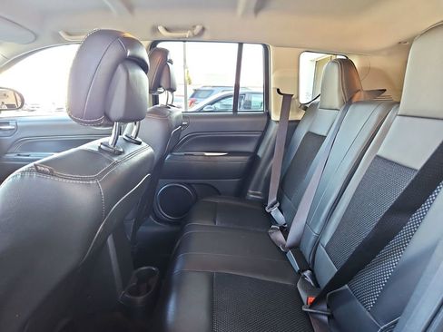 Used 2016 Jeep Compass Latitude image 23