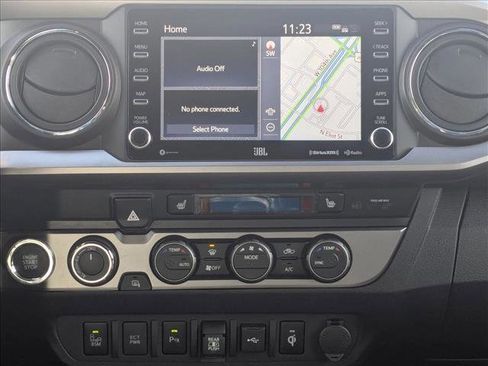 Used 2022 Toyota Tacoma Limited image 14