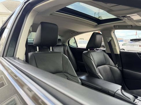 Used 2019 Lexus ES 350 w/ Premium Package FWD image 14