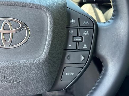 Used 2023 Toyota Prius LE FWD image 21