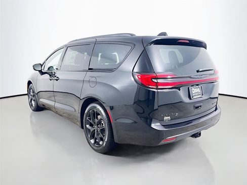 New 2026 Chrysler Pacifica Limited w/ S Appearance Package image 5