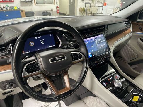 Certified 2021 Jeep Grand Cherokee L Summit w/ Luxury Tech Group V image 14