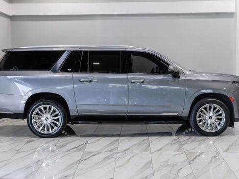 Used 2021 Cadillac Escalade ESV Premium Luxury AWD/4WD image 9