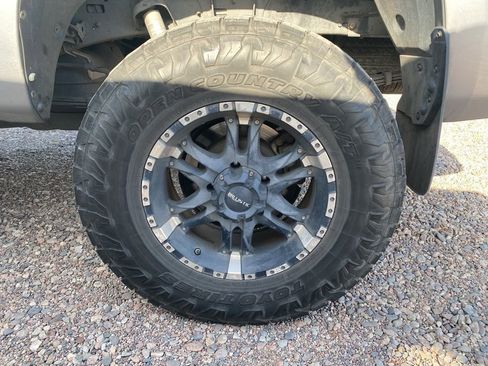 Used 2010 Toyota Tundra Limited AWD/4WD image 5