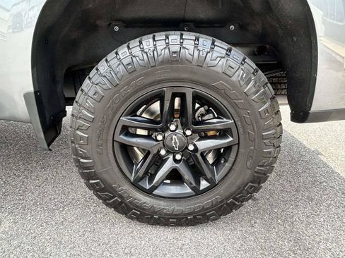 Used 2021 Chevrolet Silverado 1500 LT Trail Boss w/ Convenience Package II AWD/4WD image 9