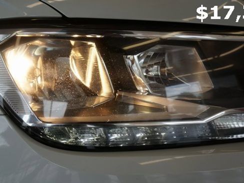 Certified 2021 Volkswagen Tiguan SE image 63