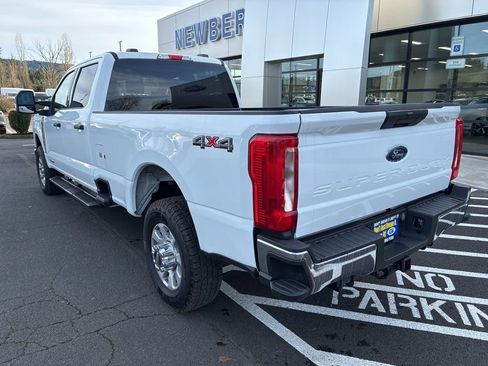 Used 2023 Ford F350 XLT image 5