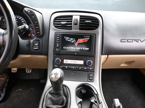 Used 2006 Chevrolet Corvette Convertible RWD image 16