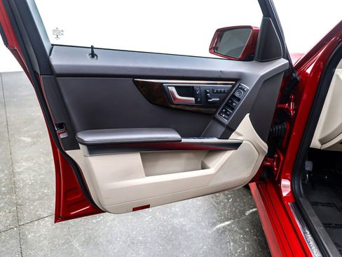 Used 2015 Mercedes-Benz GLK 350 2WD image 21