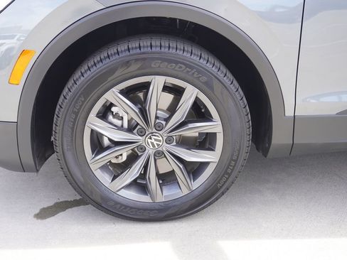 Used 2022 Volkswagen Tiguan SE FWD image 23
