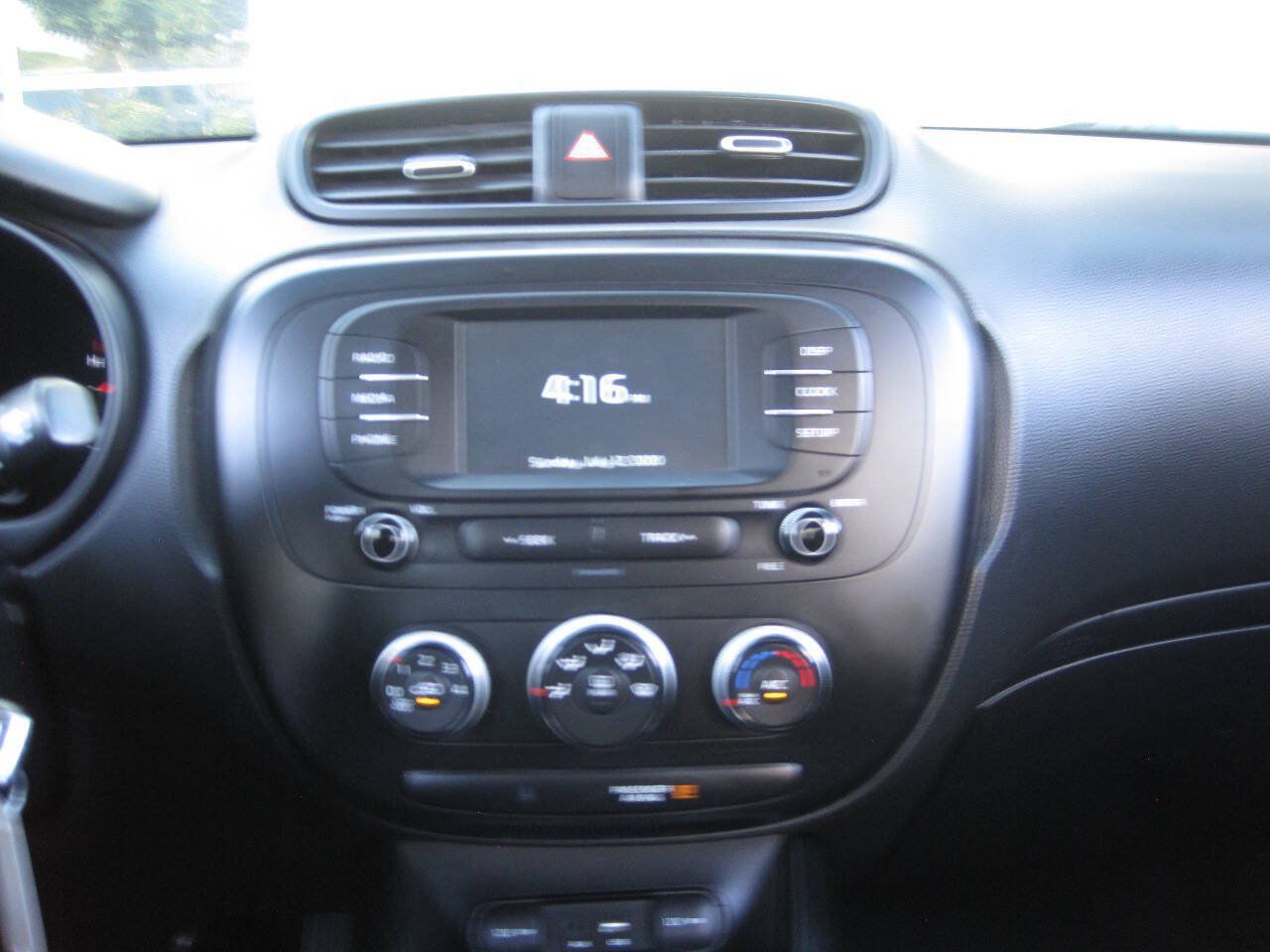 Used 2019 Kia Soul FWD image 28