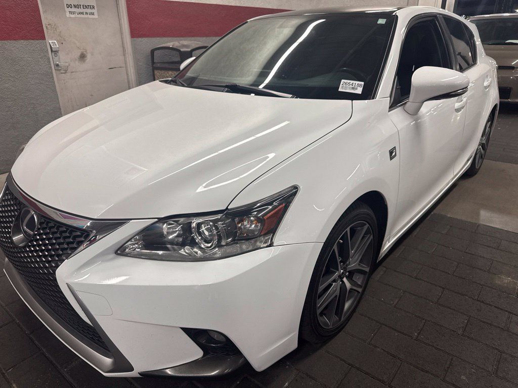 Used 2015 Lexus CT 200h w/ Navigation Package FWD image 1