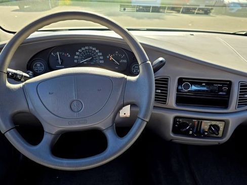 Used 2001 Buick Century Custom w/ Premium Pkg FWD image 20