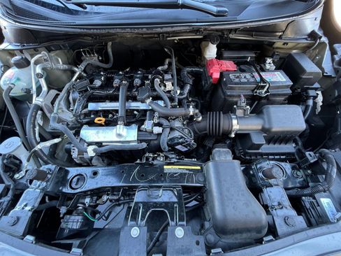 Used 2025 Nissan Versa SV FWD image 32
