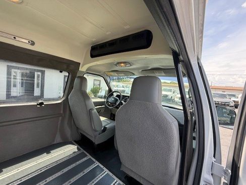 Used 2014 Ford E-250 and Econoline 250 Extended w/ Power Group image 21