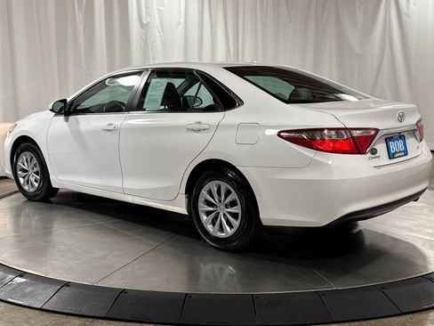 Used 2015 Toyota Camry LE FWD image 16
