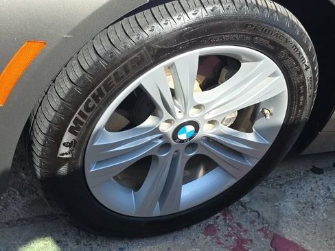 Used 2018 BMW 330i xDrive Sedan w/ Premium Package AWD/4WD image 9