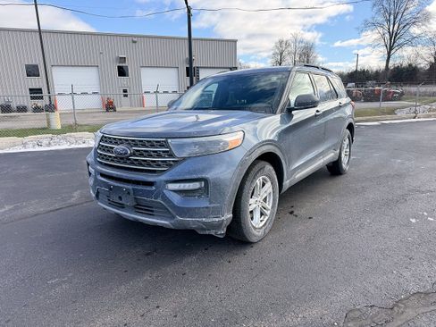 Used 2020 Ford Explorer XLT w/ Equipment Group 202A image 5
