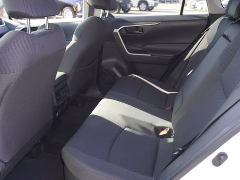 Used 2021 Toyota RAV4 LE w/ Carpet Mat Package (TMS) AWD/4WD image 5