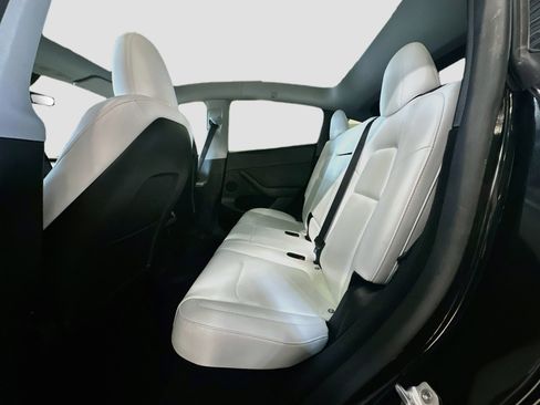 Used 2023 Tesla Model Y Performance AWD/4WD image 28