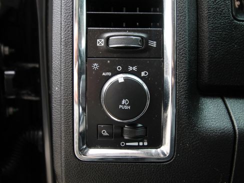 Used 2016 RAM 2500 Laramie image 25