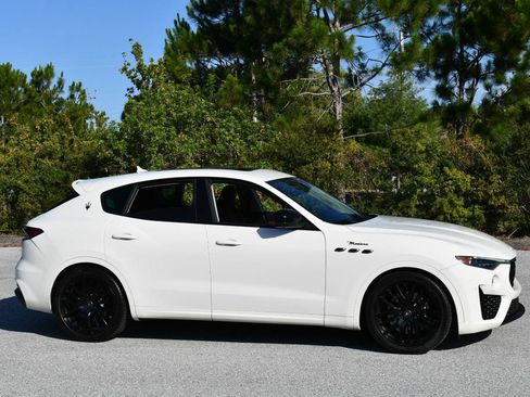 Used 2022 Maserati Levante Modena AWD/4WD image 8