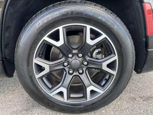 Used 2023 Jeep Wagoneer Series III w/ Preferred Equipment Group image 28