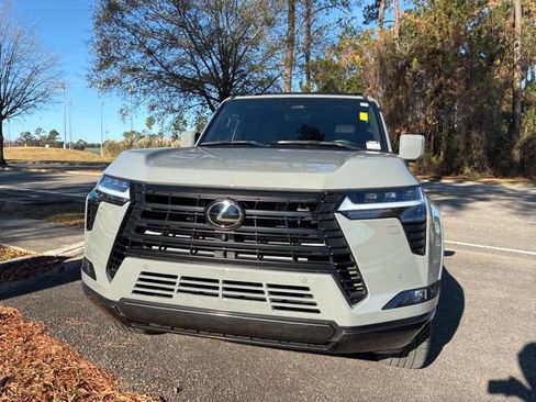 Used 2024 Lexus GX 550 image 8