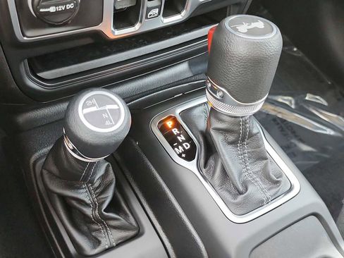 Used 2026 Jeep Wrangler Sport image 21