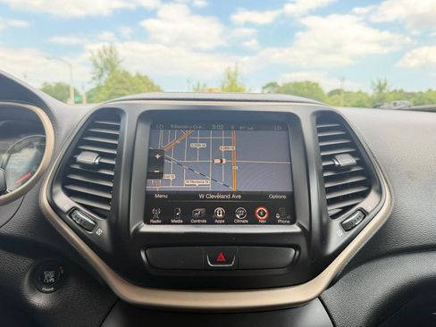 Used 2015 Jeep Cherokee Limited AWD/4WD image 13