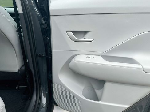 Used 2025 Hyundai Kona SEL AWD/4WD image 28