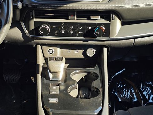 Used 2023 Nissan Rogue S image 23