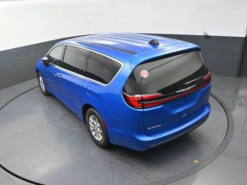 New 2026 Chrysler Pacifica Select image 15